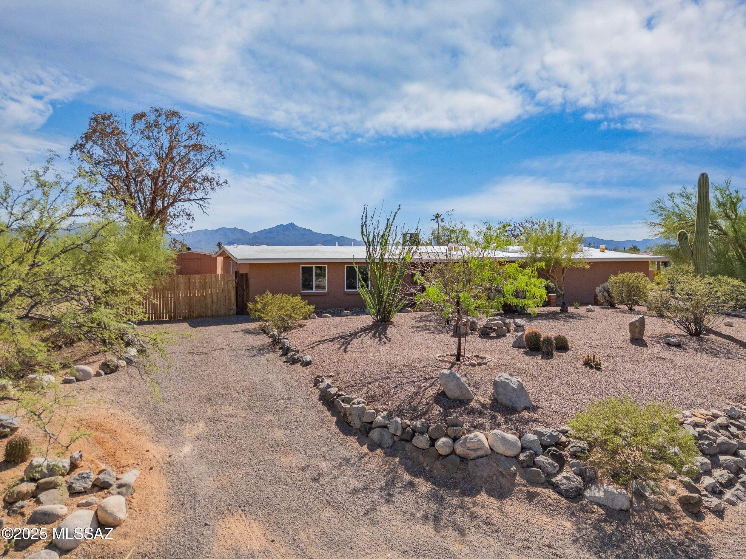 Casas Adobes Estates (541-618) - Residential