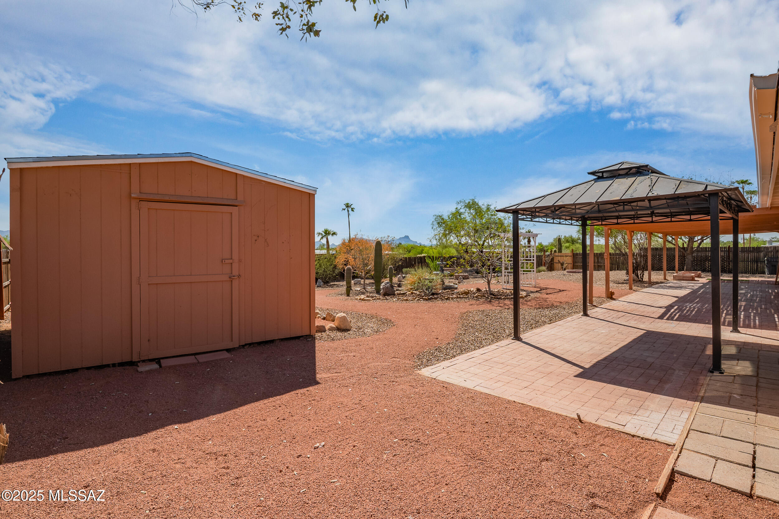 Casas Adobes Estates (541-618) - Residential