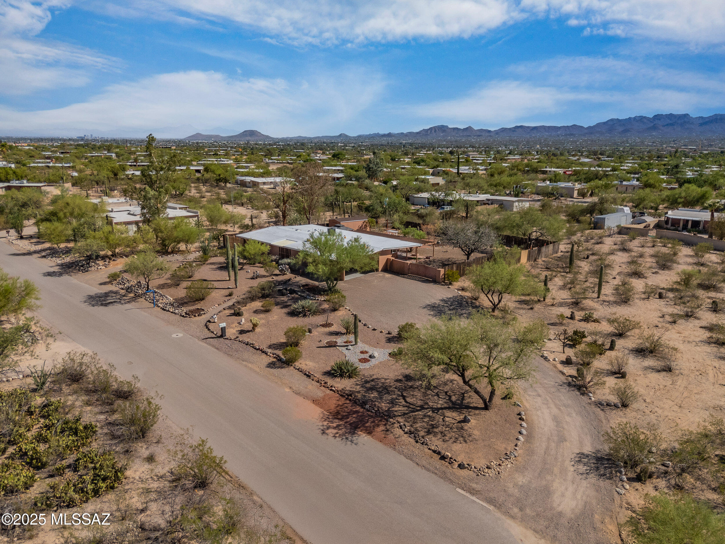 Casas Adobes Estates (541-618) - Residential