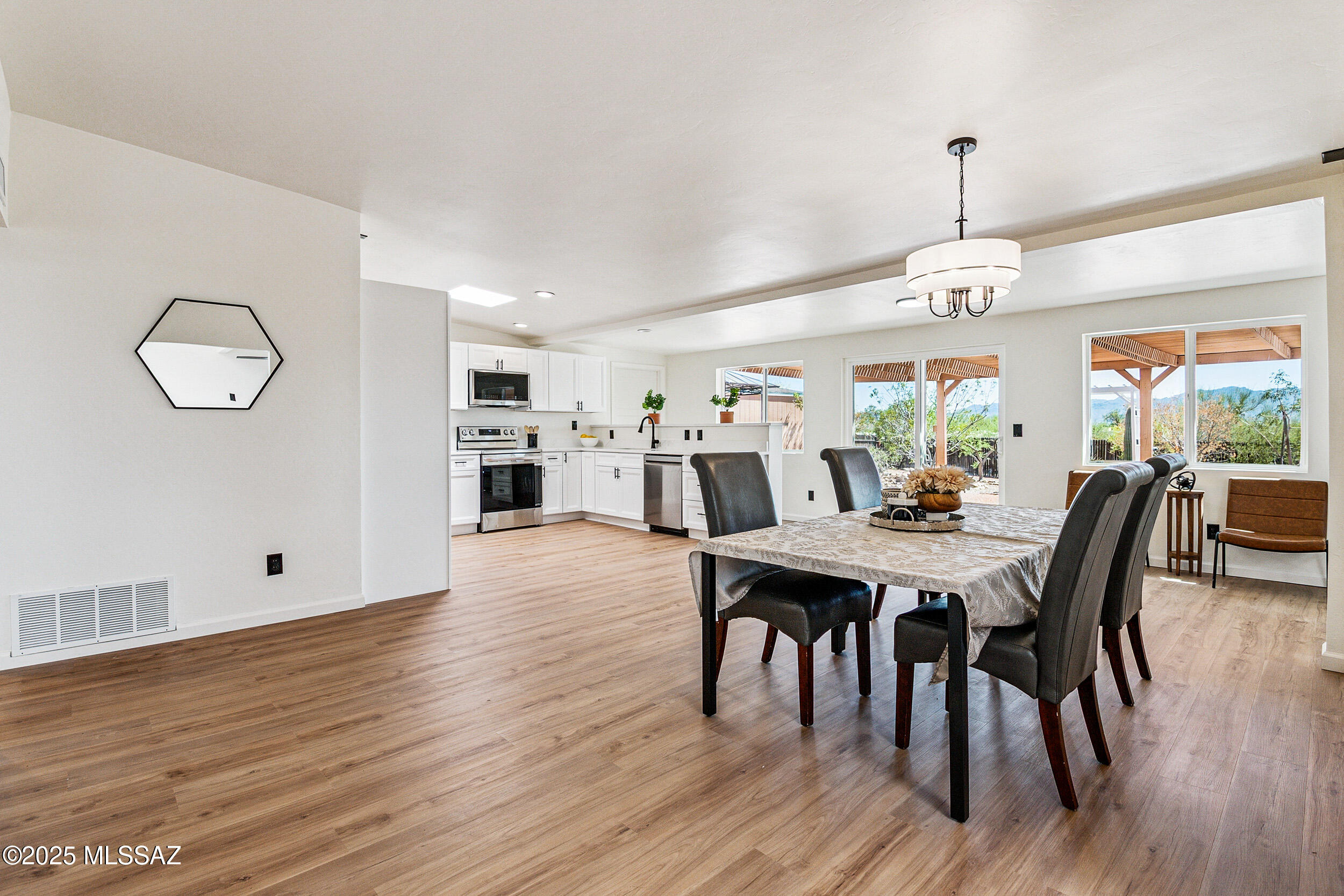 Casas Adobes Estates (541-618) - Residential