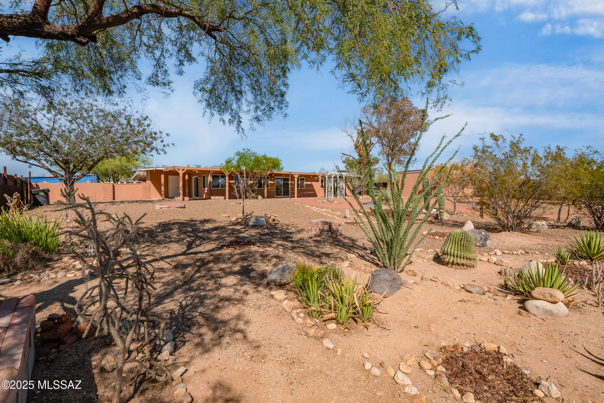 Casas Adobes Estates (541-618) - Residential