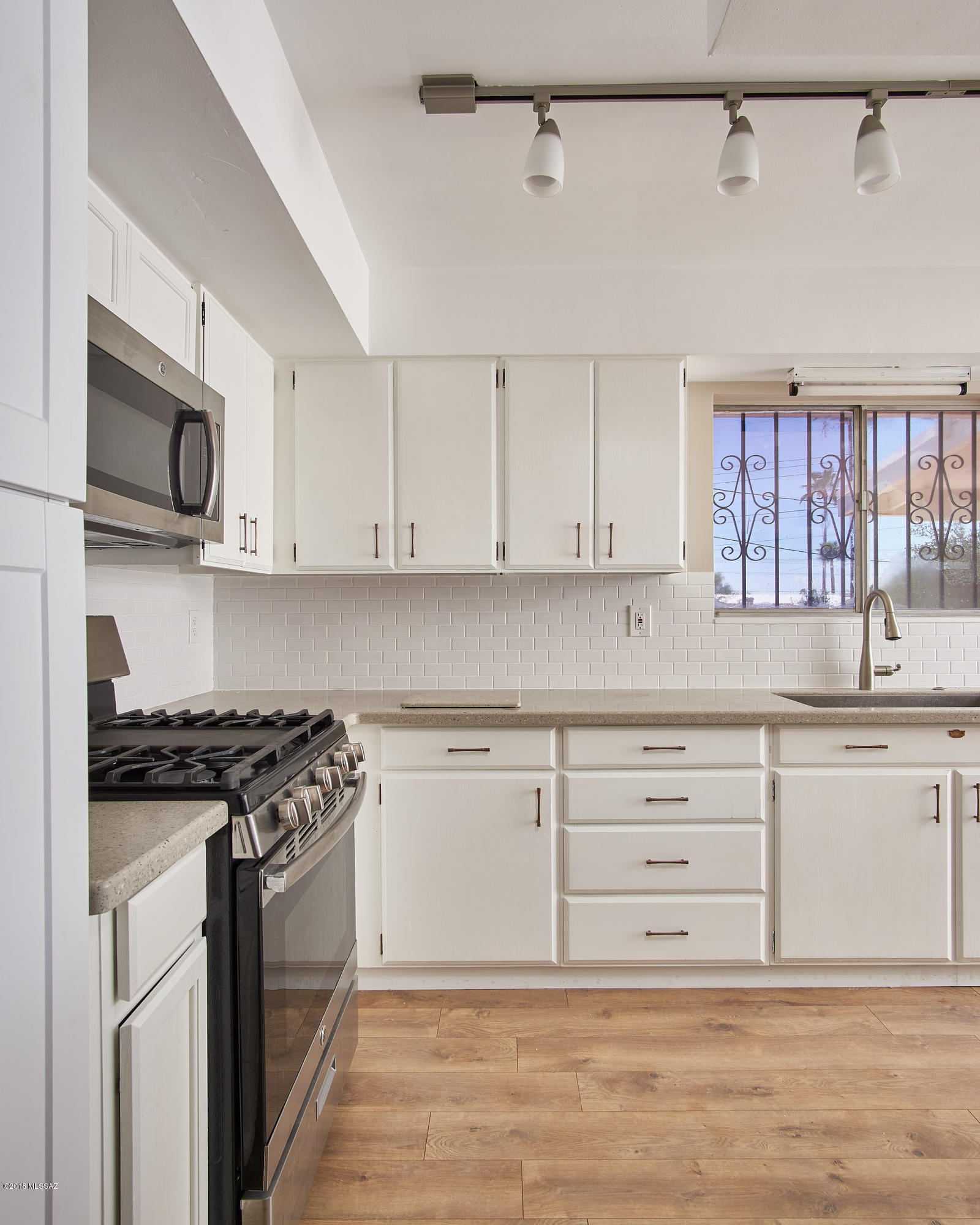Casas Adobes Estates (466-476) - Residential