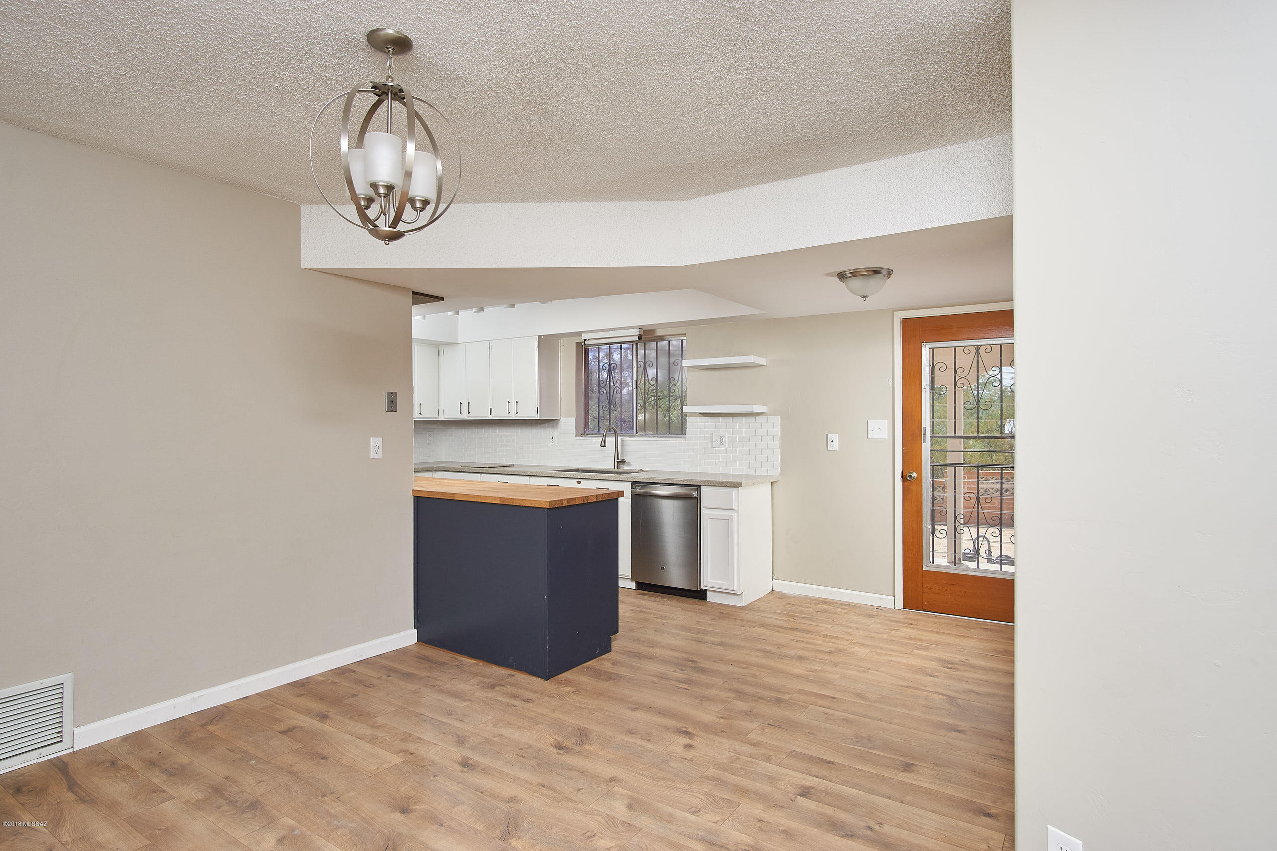Casas Adobes Estates (466-476) - Residential