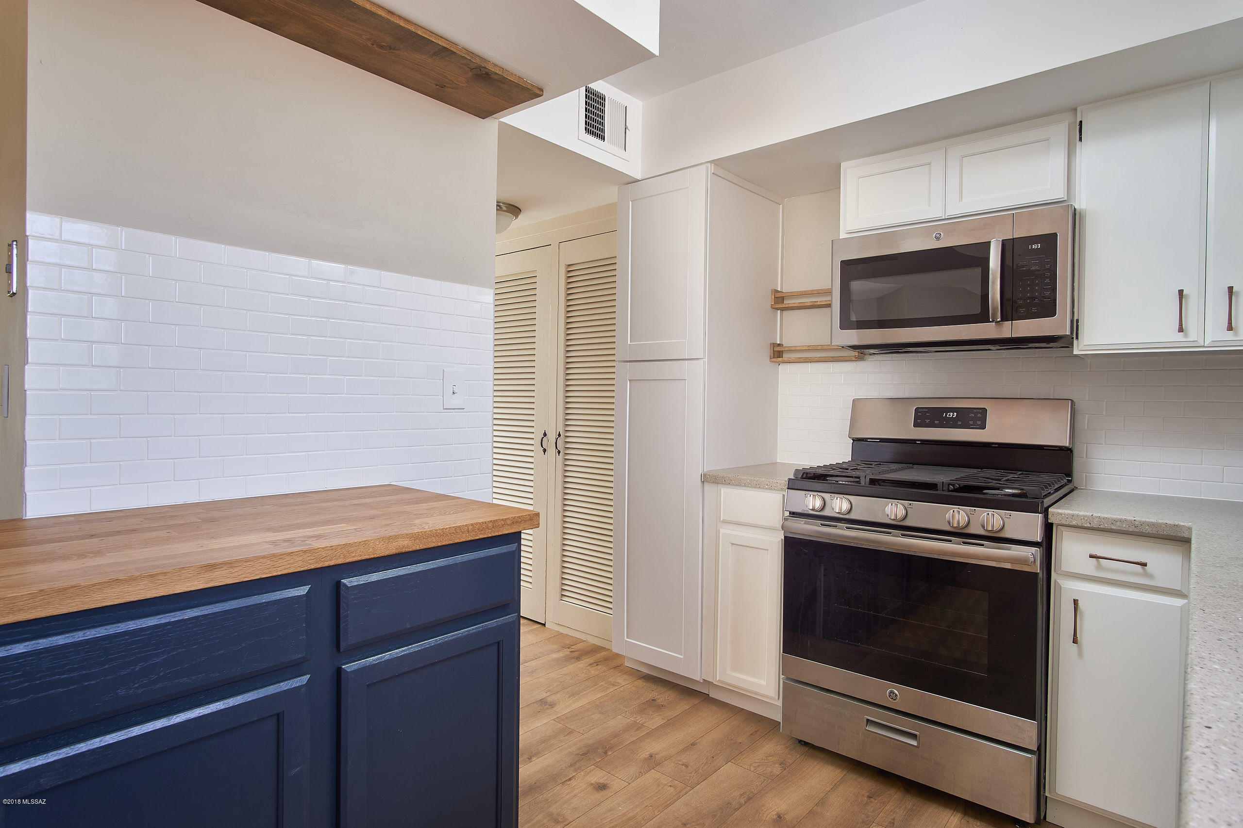 Casas Adobes Estates (466-476) - Residential