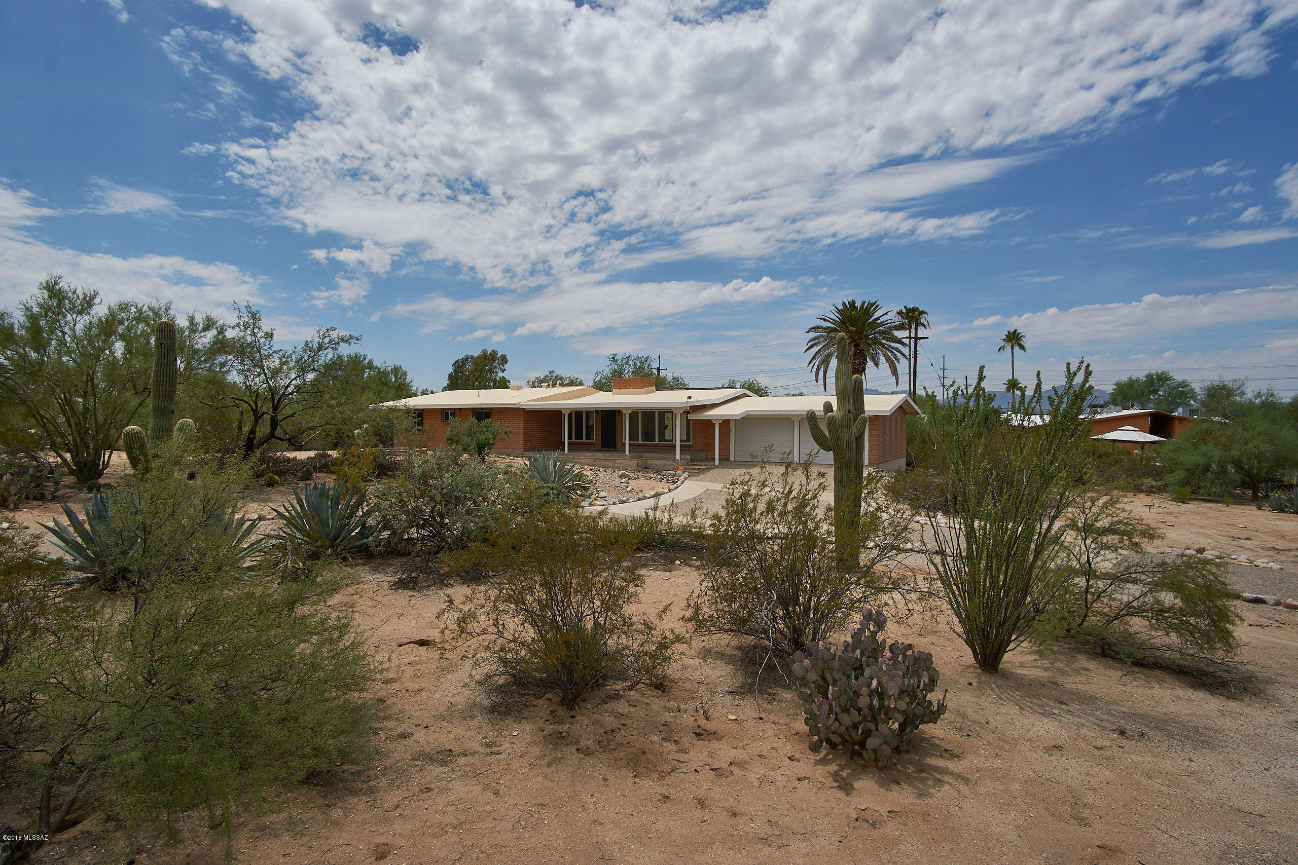 Casas Adobes Estates (466-476) - Residential