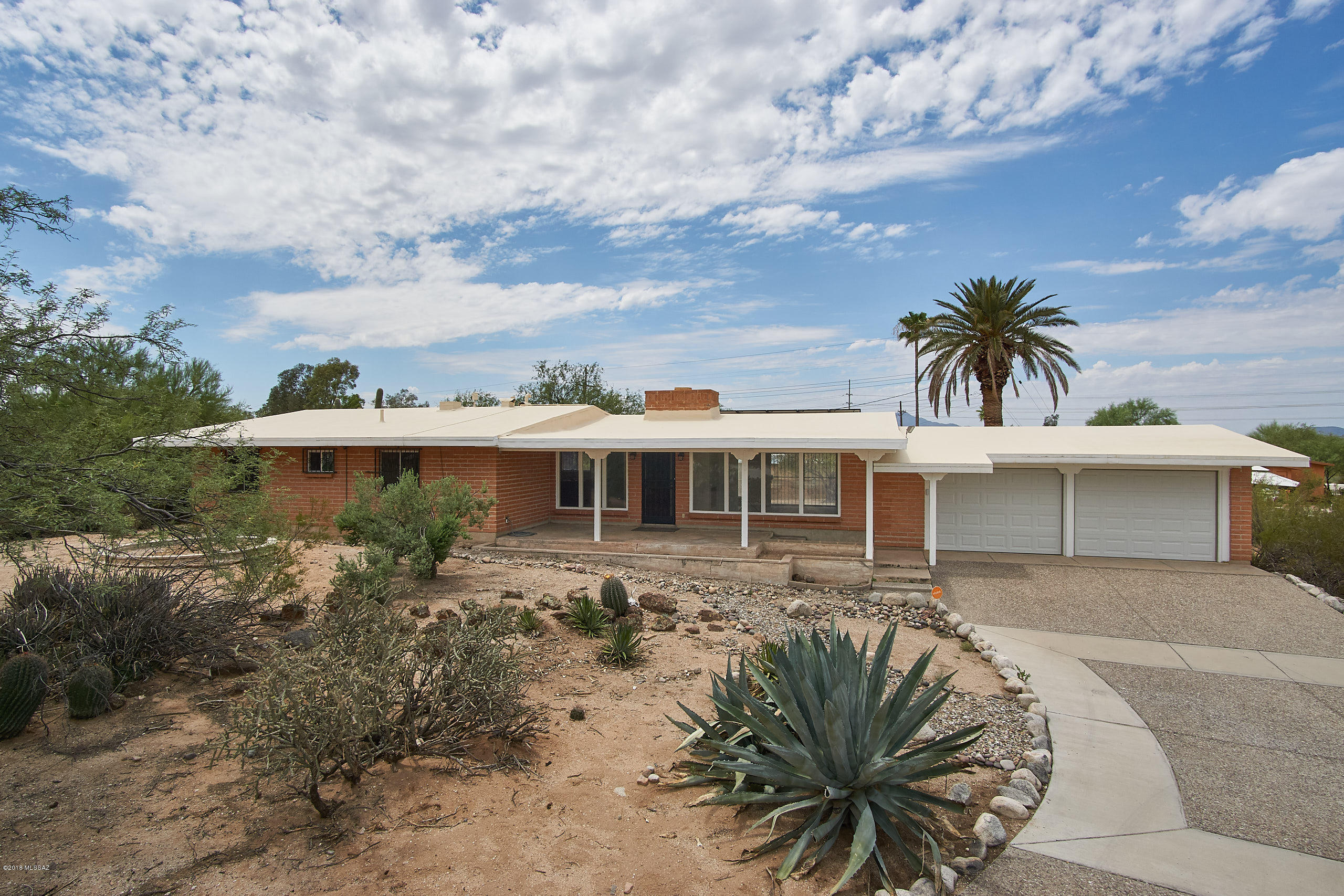 Casas Adobes Estates (466-476) - Residential