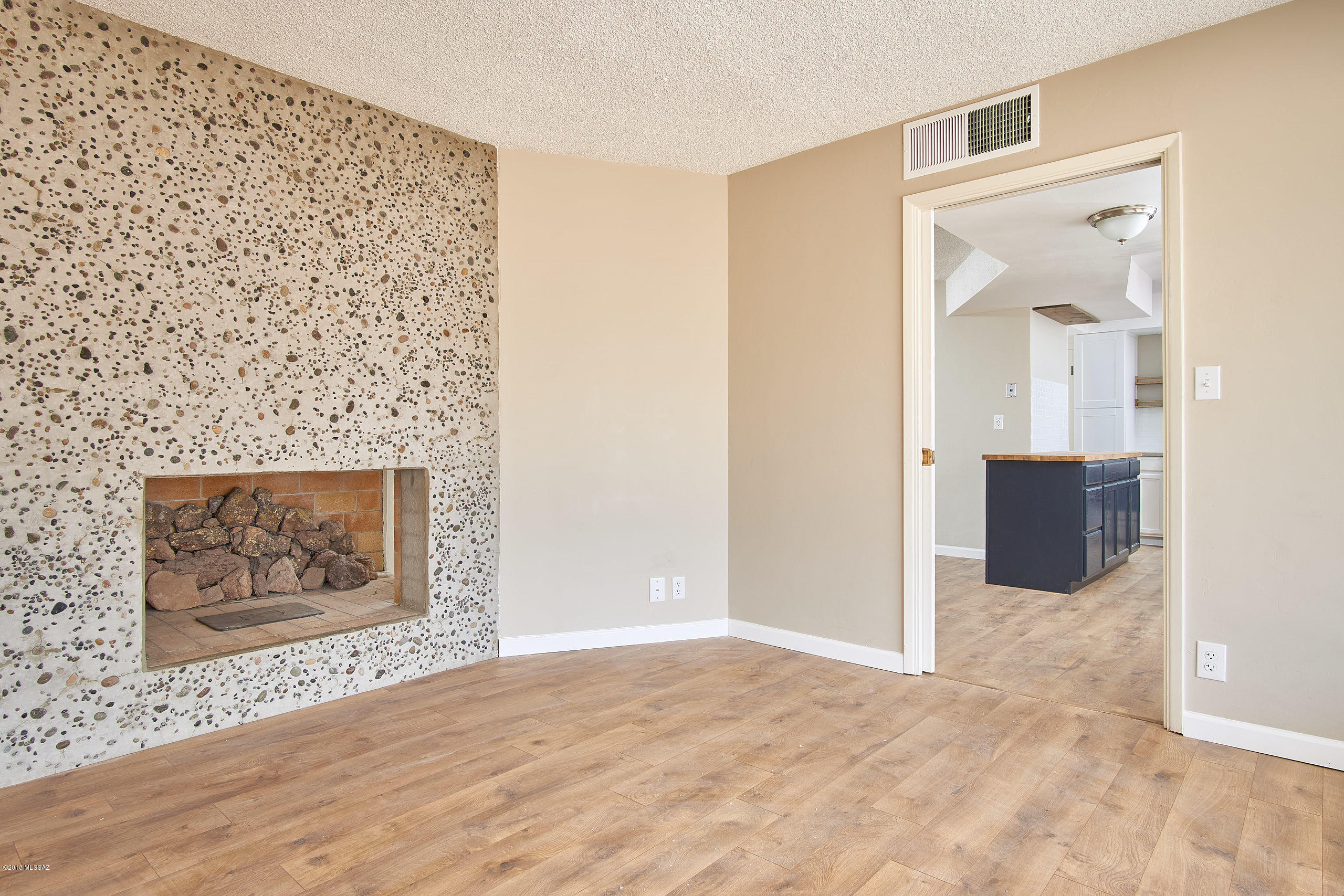 Casas Adobes Estates (466-476) - Residential