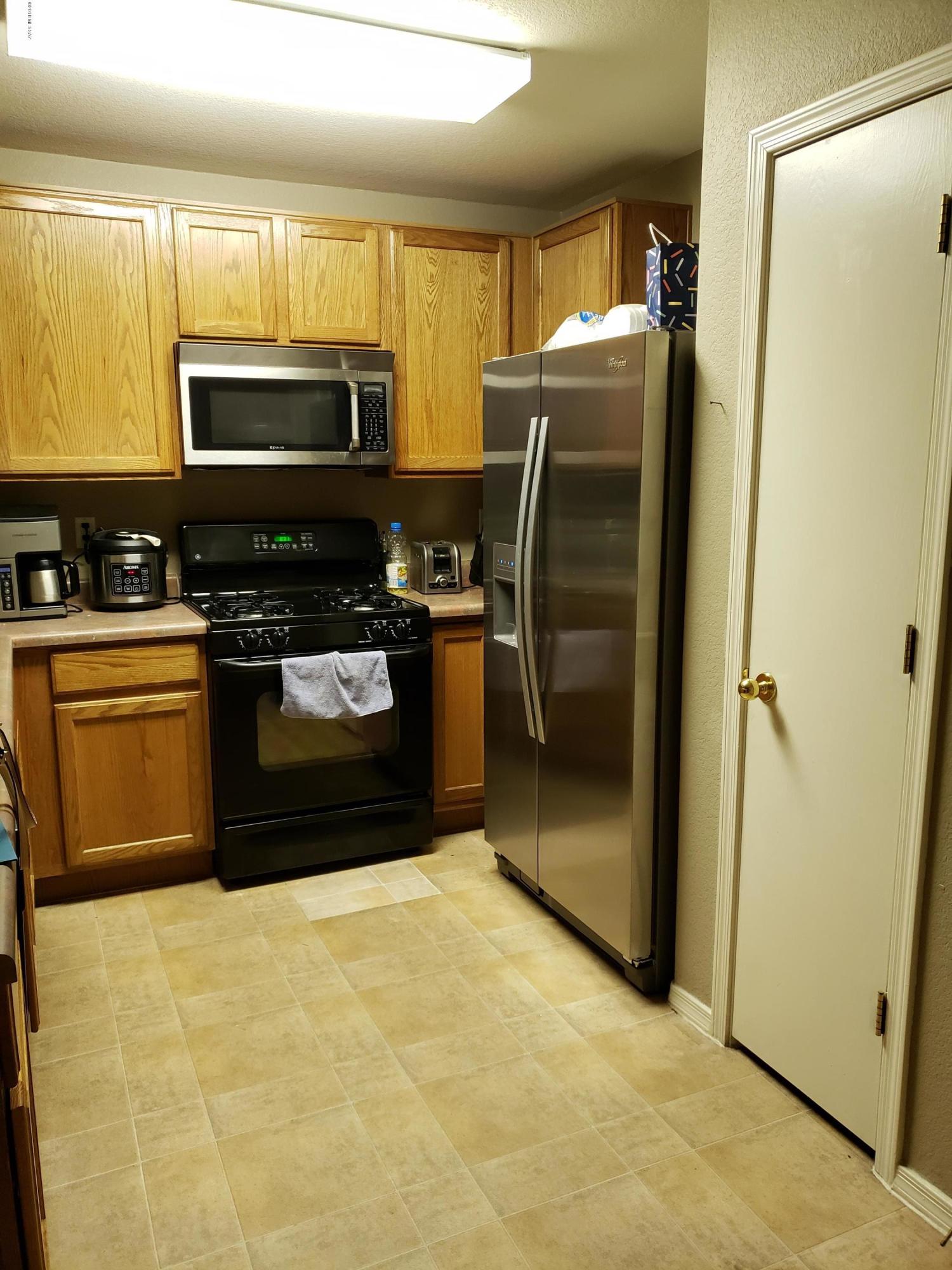 Paraiso (1-106) - Residential Lease