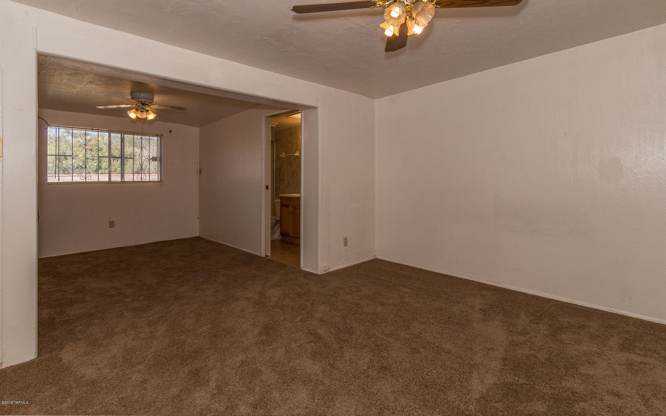 Country Club Manor - Residential