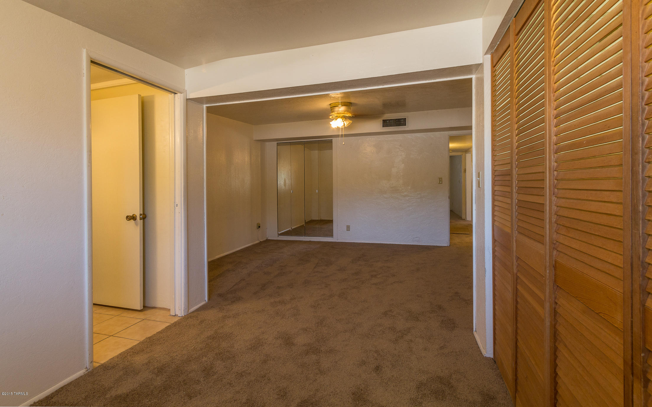 Country Club Manor - Residential