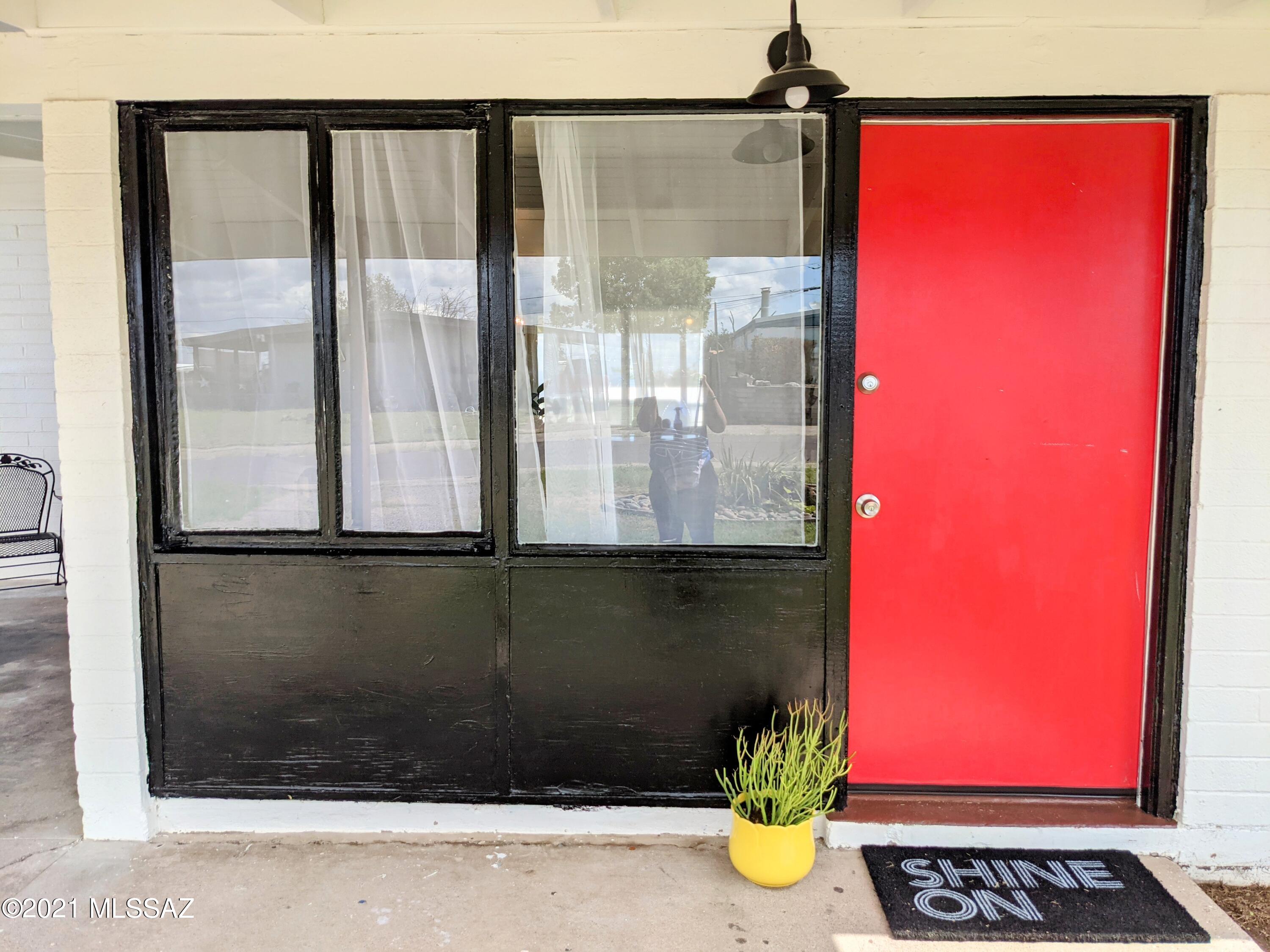Wow, home located on 7000+ lot in quiet residential area.  New flooring, fixtures & bathroom vanity.  Fresh inside paint & updated 2 tone kitchen cabinets.  A great starter home that is priced to sell.