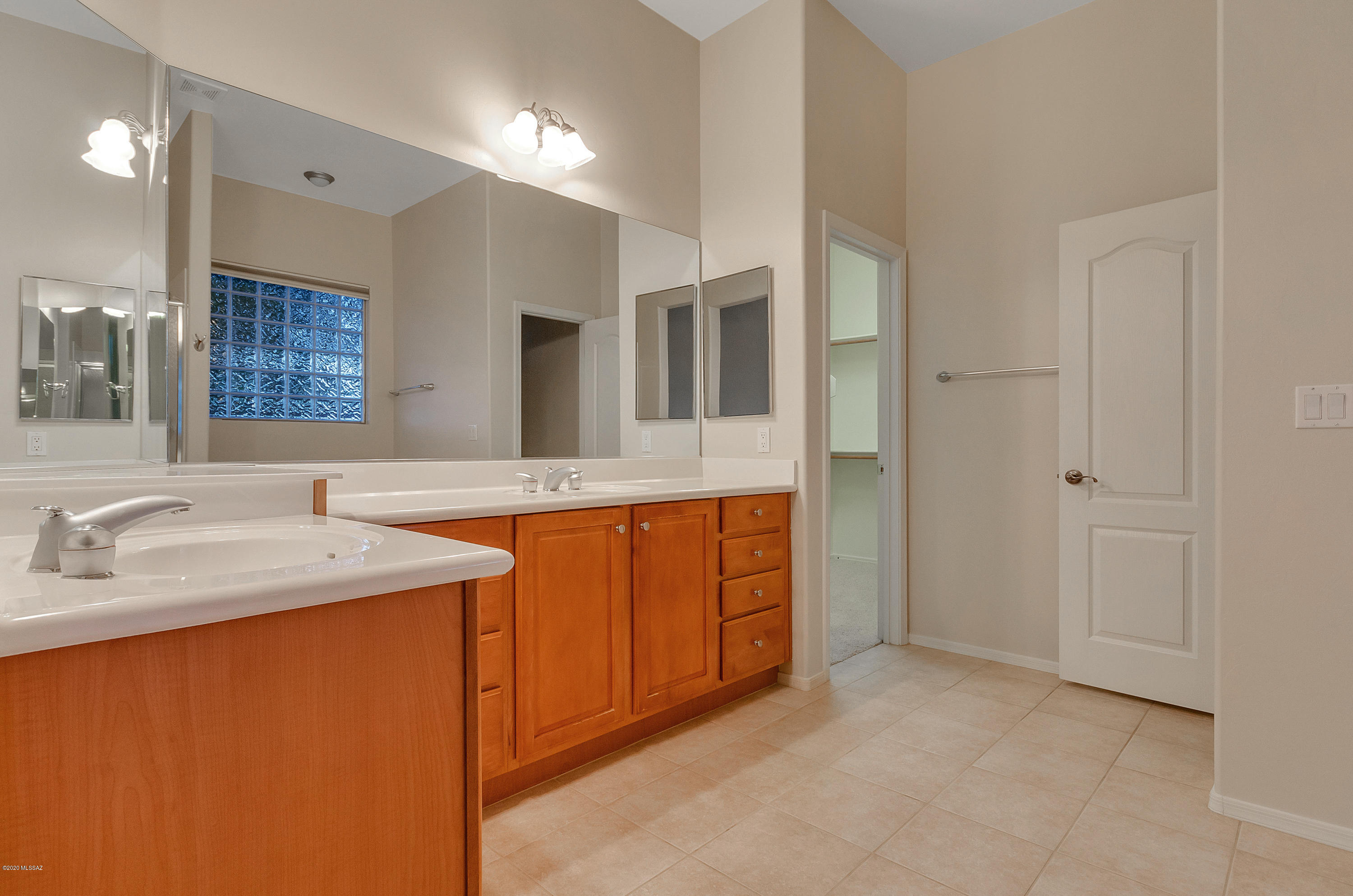 Black Horse (1-411) - Residential