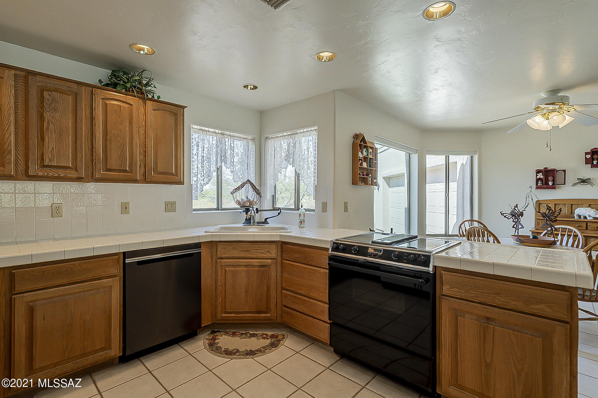 Loma De La Vista Verde (1-38) - Residential