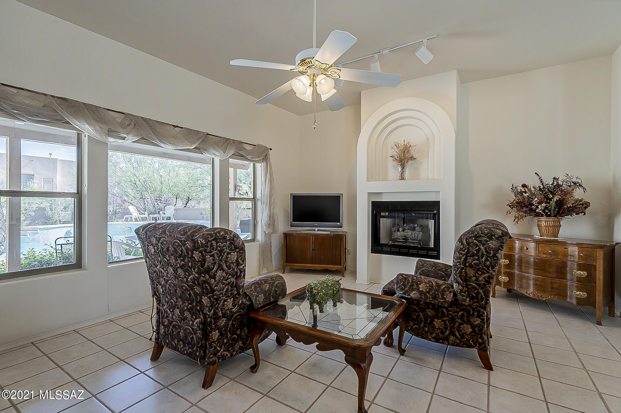 Loma De La Vista Verde (1-38) - Residential