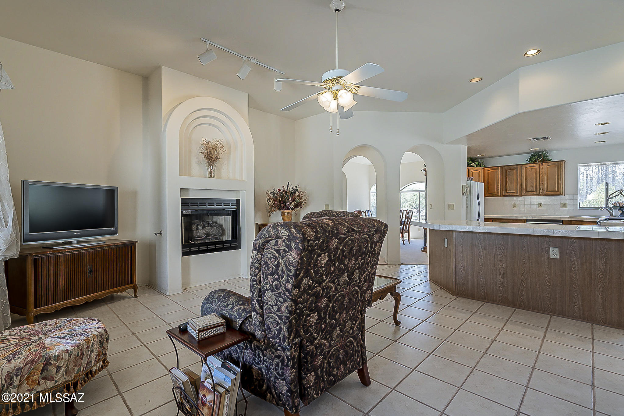 Loma De La Vista Verde (1-38) - Residential