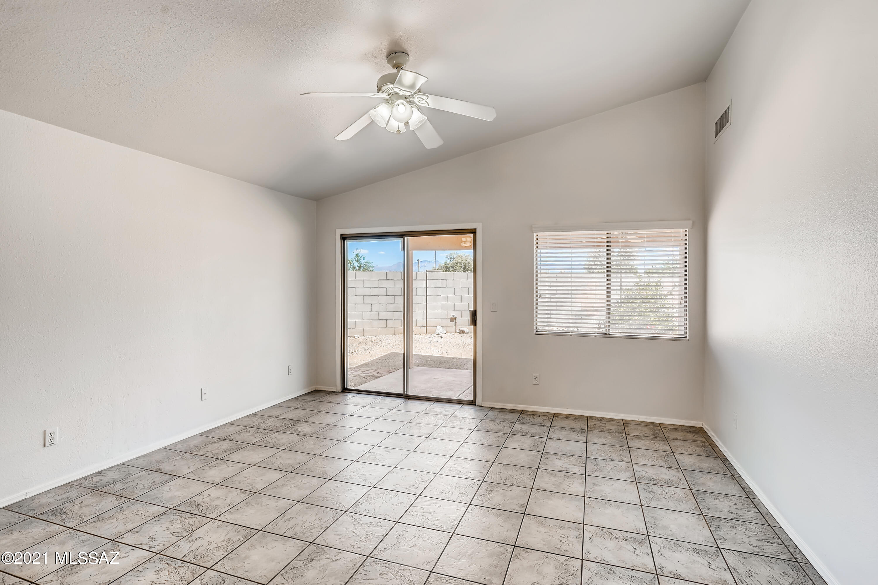 La Tierra Buena (1-207) - Residential