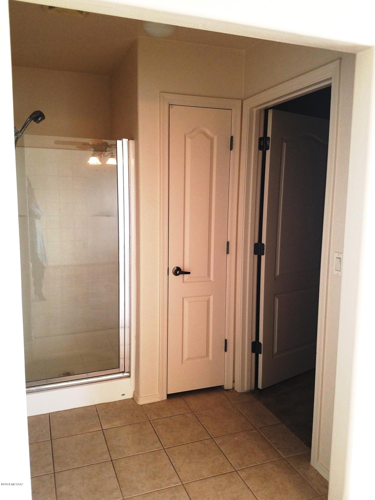 Valencia Reserve (1-326) - Residential Lease