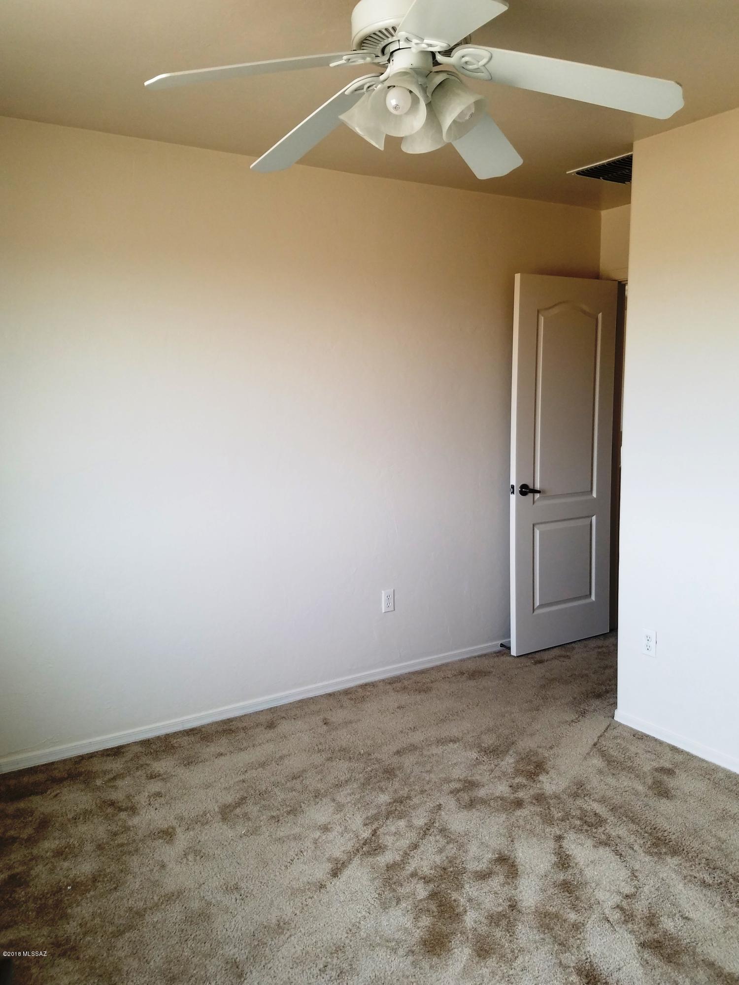 Valencia Reserve (1-326) - Residential Lease
