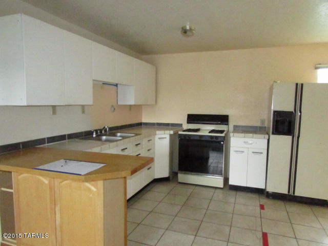 Los Robles Estates - Residential