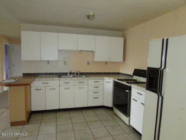 Los Robles Estates - Residential