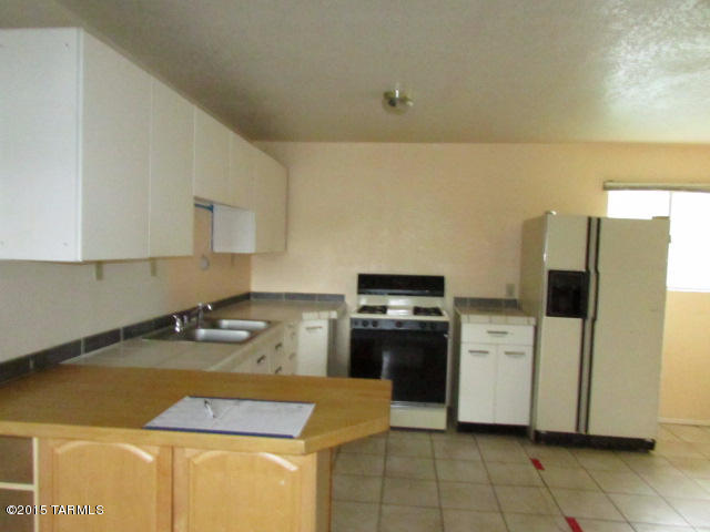 Los Robles Estates - Residential