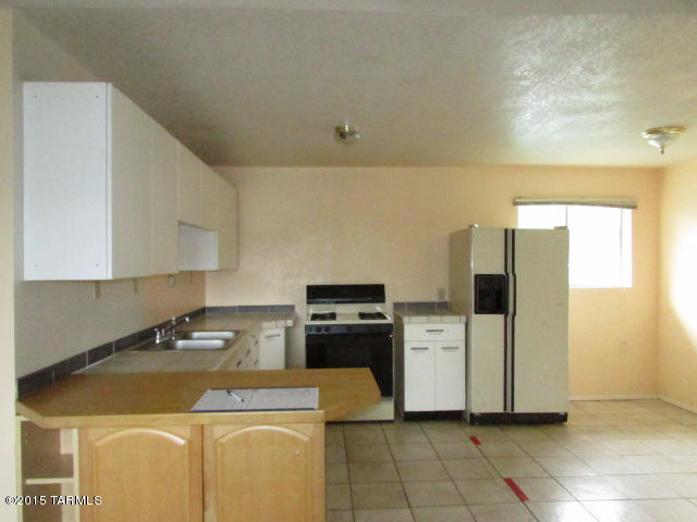 Los Robles Estates - Residential