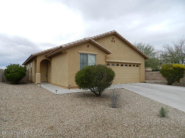 Wonderful home in the popular San Lucas subdivision! Bright, open floor plan with an oversized ktichen/island. Well maintained 4bed/2Bath with new interior paint! Large master bedroom with an enormous master closet! Master bathroom has separate sinks, walk in shower, and an upgraded garden tub!
Oversized backyard with covered patio! Plenty of room for entertaining! Come see today!!