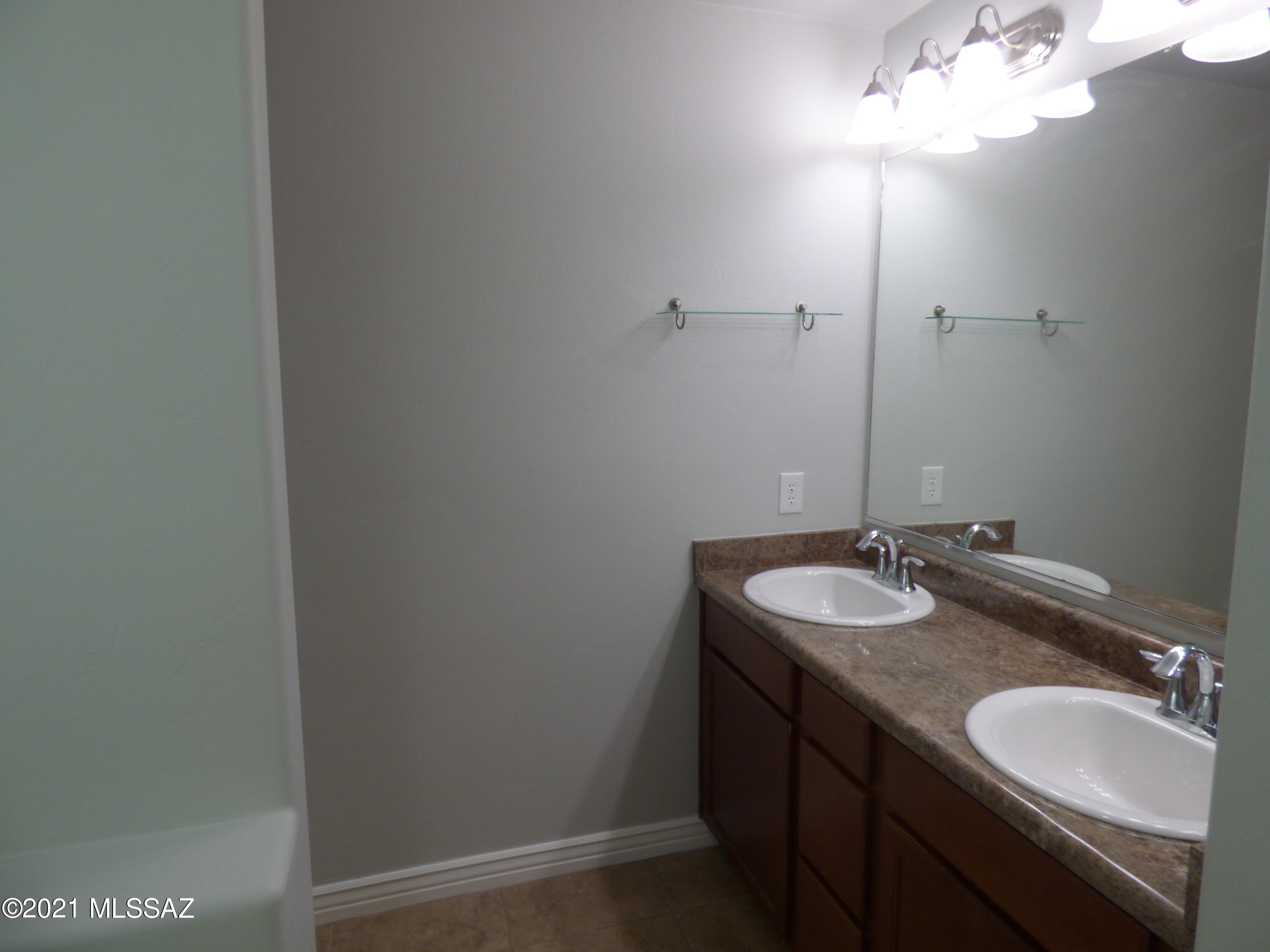 Saguaro Springs Block 8B (131-399) - Residential Lease
