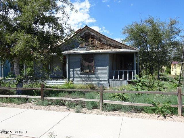 This is the Historic Arnold Hotel plus 5 rental cottages. Located in the Historic Railroad District in Benson. The Hotel has 12 rooms and a large living quarters. There are also 5 smaller cottages that could be used for rentals. Property has great potential, but does need work.