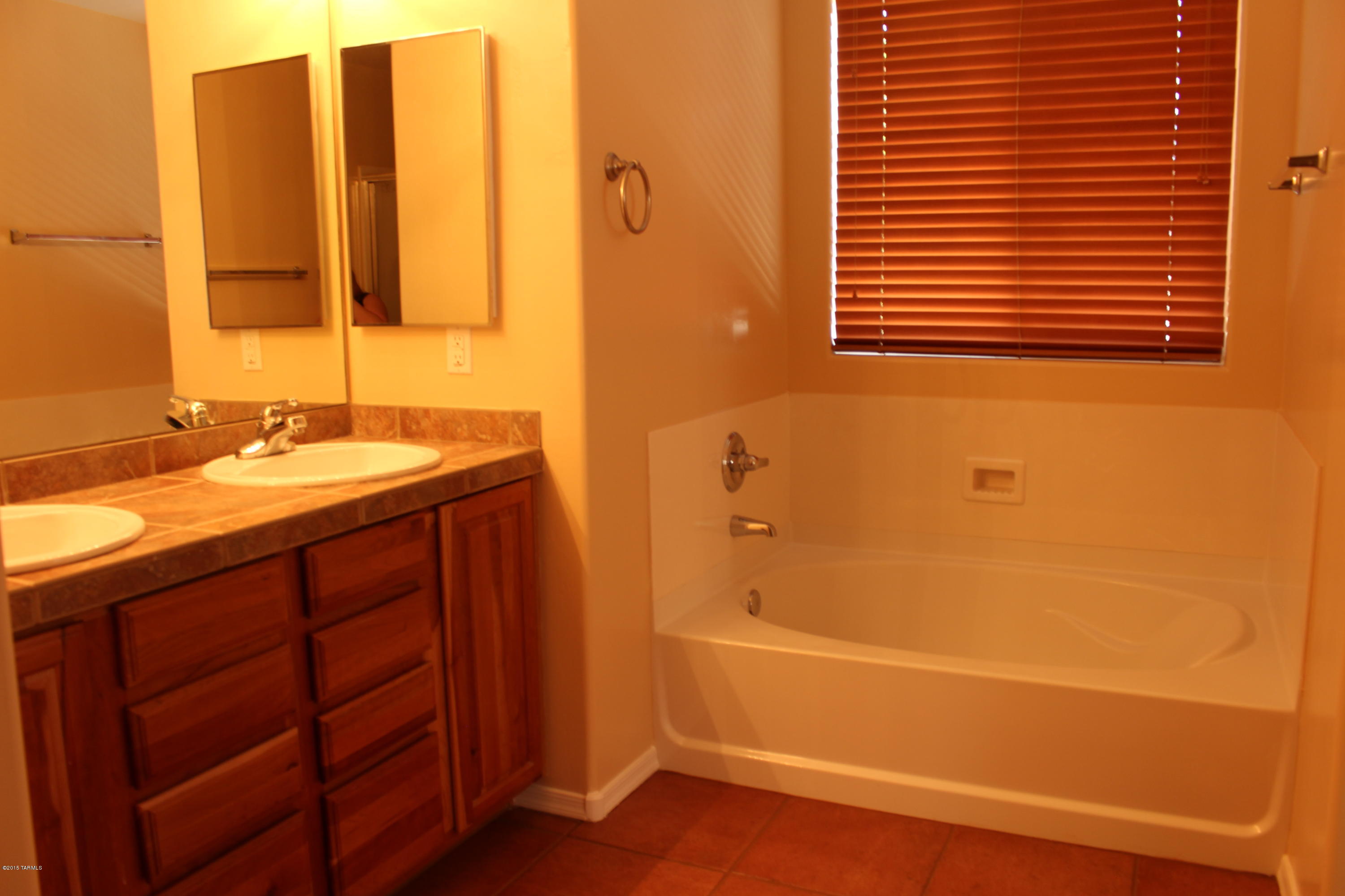 Catalina Vistas - Residential Lease