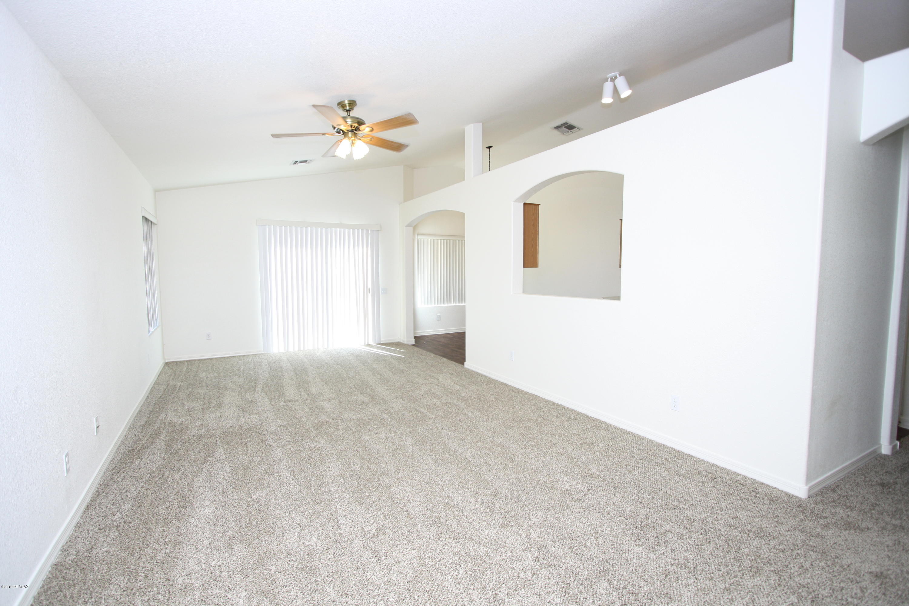 3BR/2BA Pulte energy efficent home. Very bright and open. Nice backyard and Mountain views from the front of the house.
**tenant occupied until 3/31/19 -  Tenant may be able to move out soon. ask office for more details. **