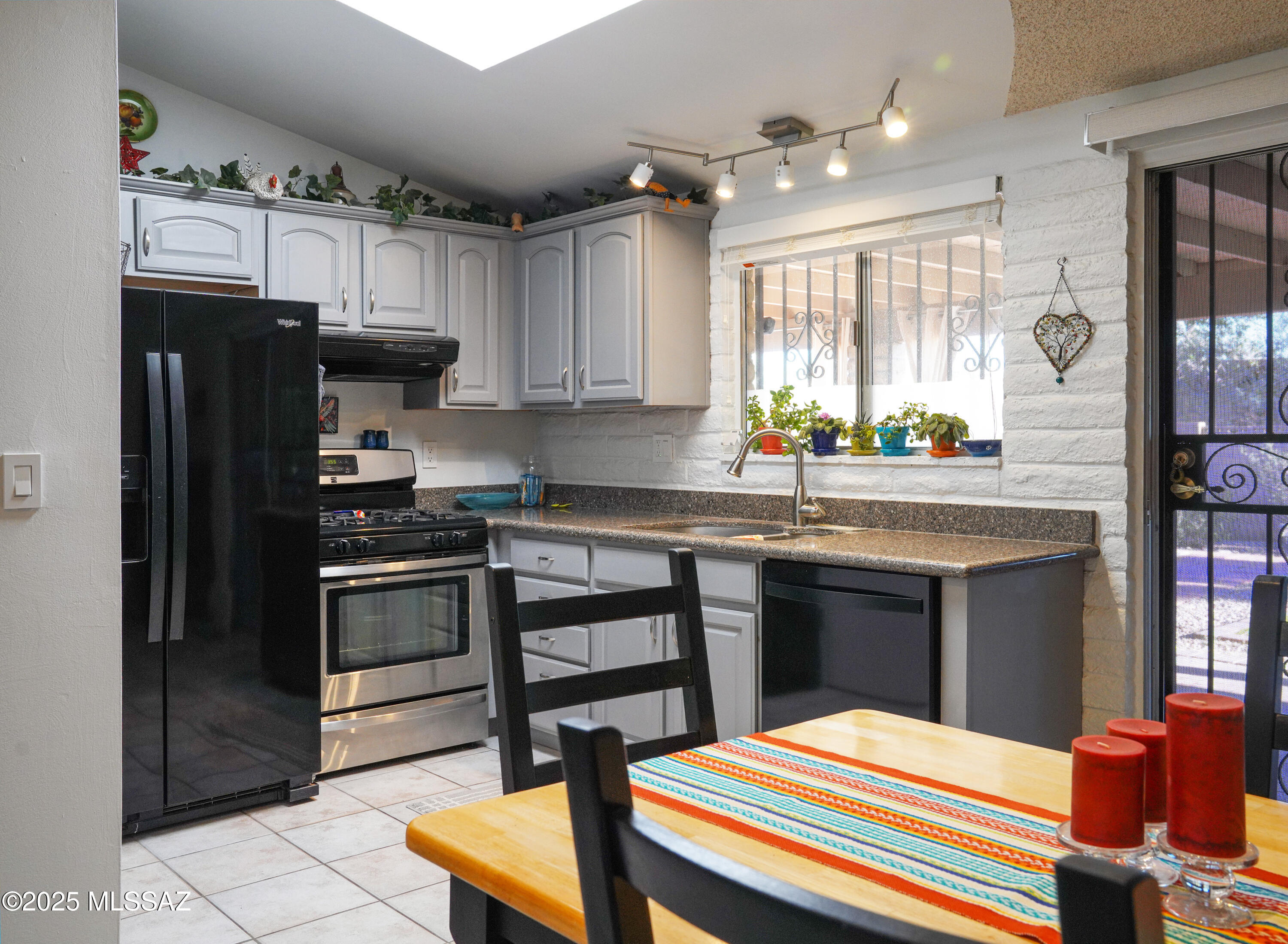 Los Reales Heights NO. 2 (1-138) - Residential