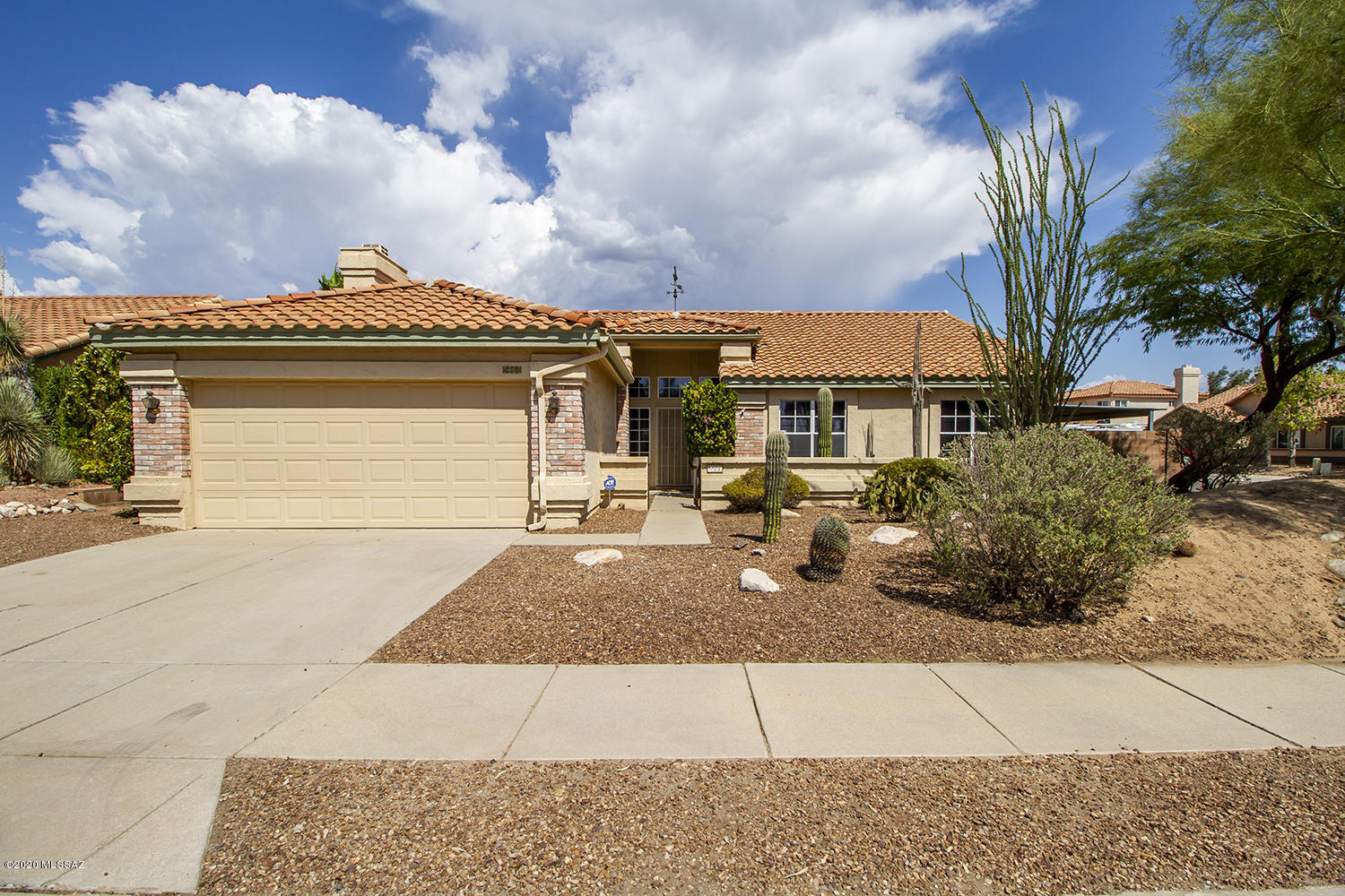 BEAUTIFUL Turn key ready corner lot home on a quiet and friendly cul-de-sac with NO HOA. There are no HOA fees, no HOA rules. & NO POLY pipes! Polybutylene water lines were replaced with PEX. Stunning granite countertops + new paint + NEW HVAC just installed + pretty backyard with your own gorgeous pebbletec swimming POOL! Vaulted ceilings, separate family room and living room areas, and gorgeous updated kitchen with built-in stainless steel appliances and GAS stove. This neighborhood loves to celebrate and decorate for the October and December holidays!!! It's like the Winterhaven of Marana!