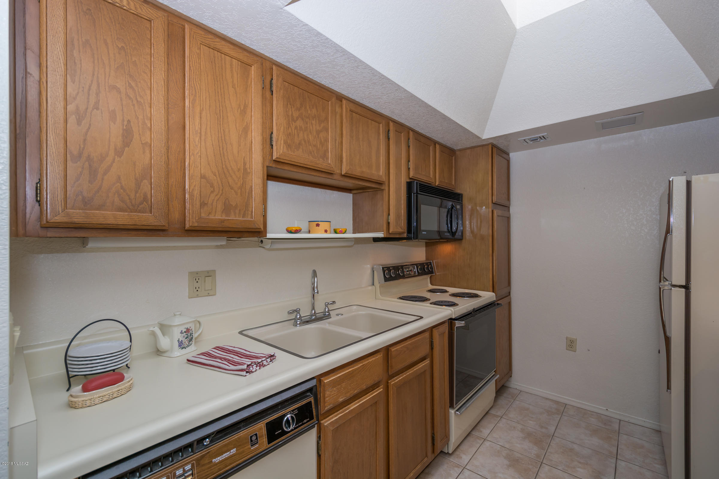 La Cholla Hills(1-313) - Residential