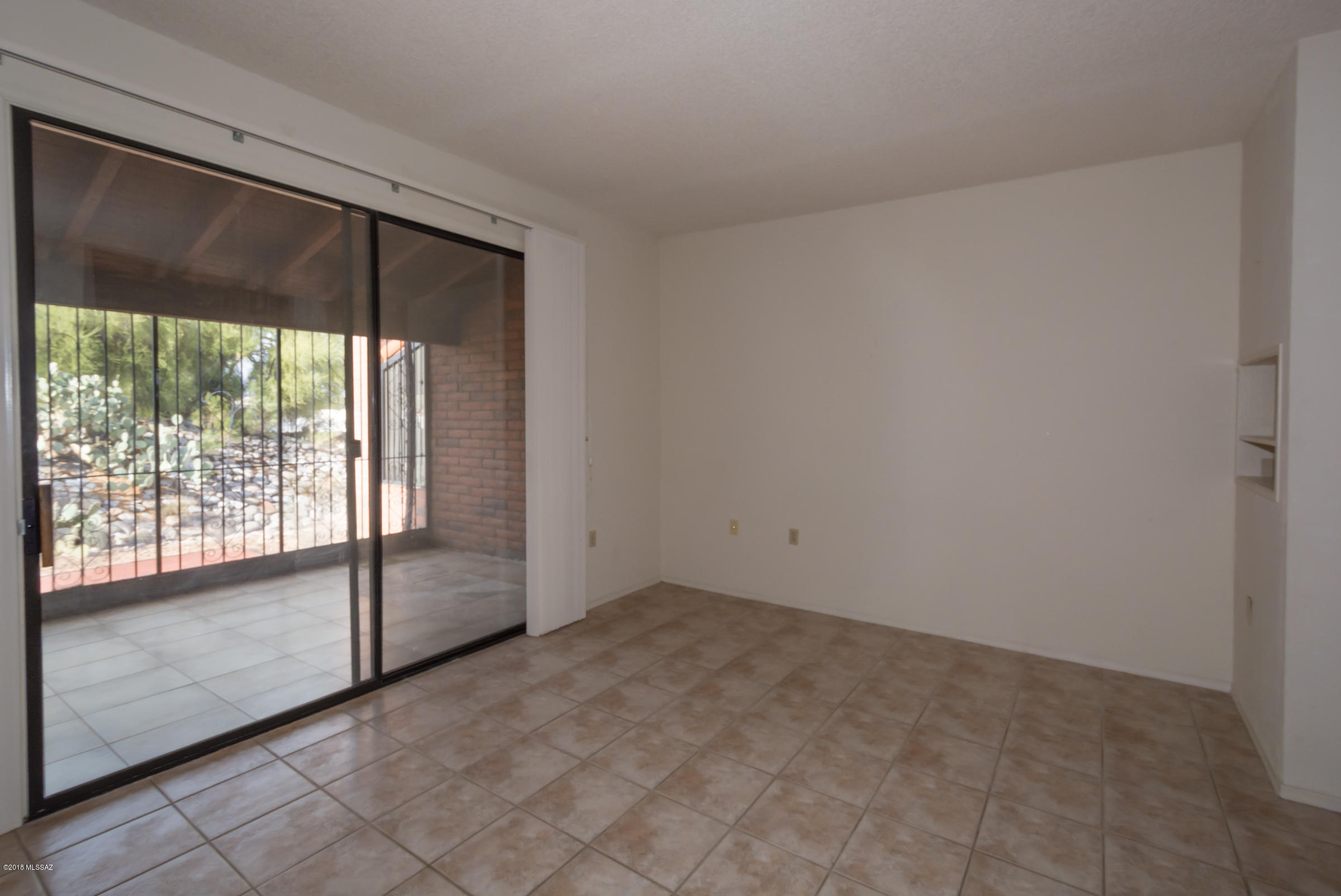 La Cholla Hills(1-313) - Residential