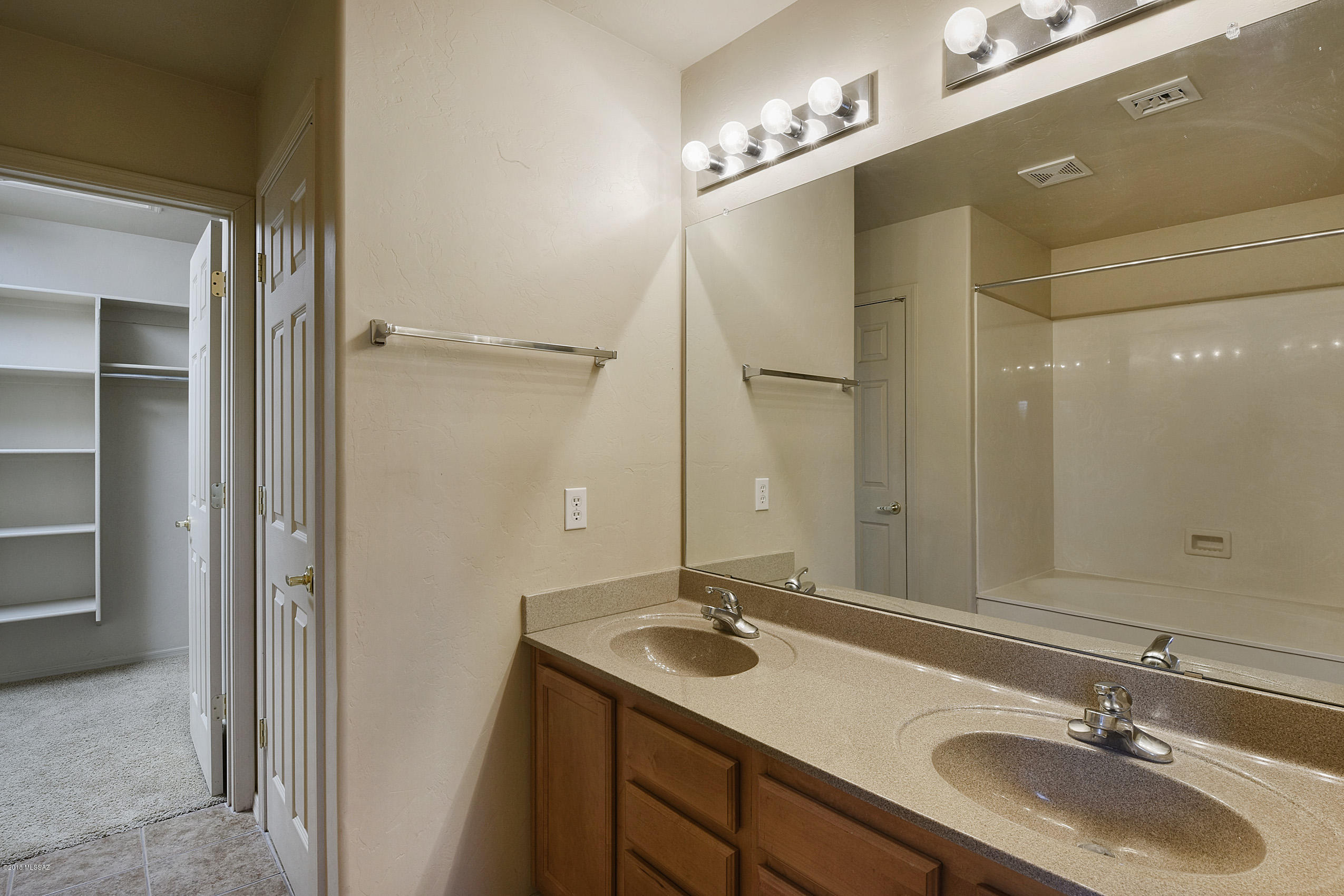 Catalina Vistas - Residential