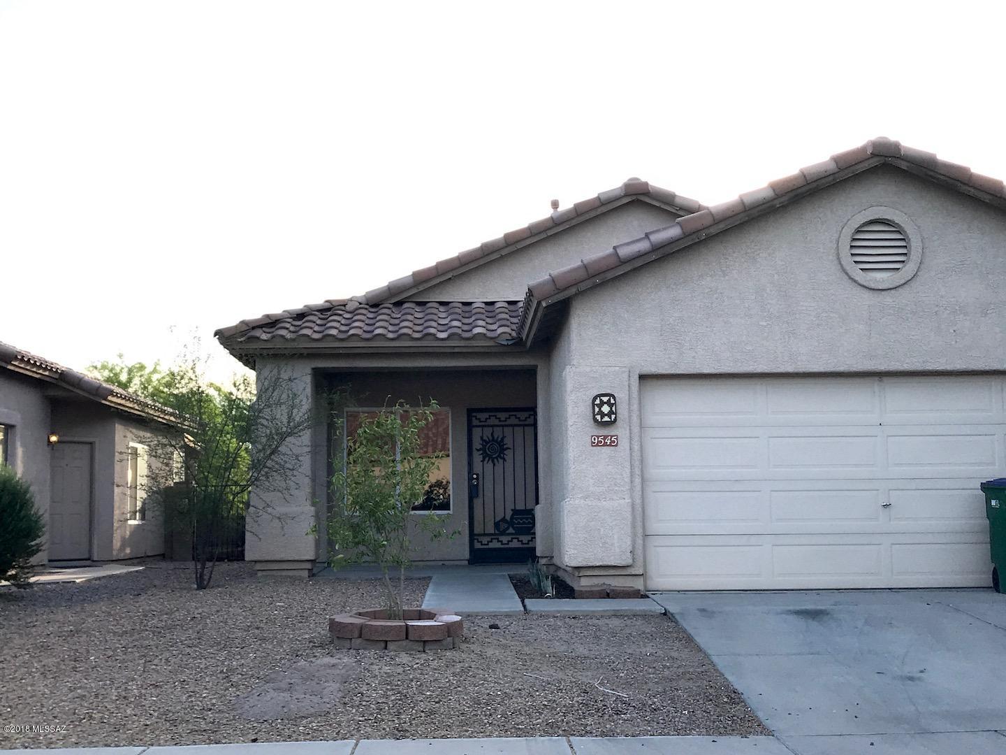 Great home in desirable Continental Ranch! 3 bedrooms and 2 bath. This home is move-in ready, beautiful tile, new carpet, community amenities to include parks, pool,tennis.