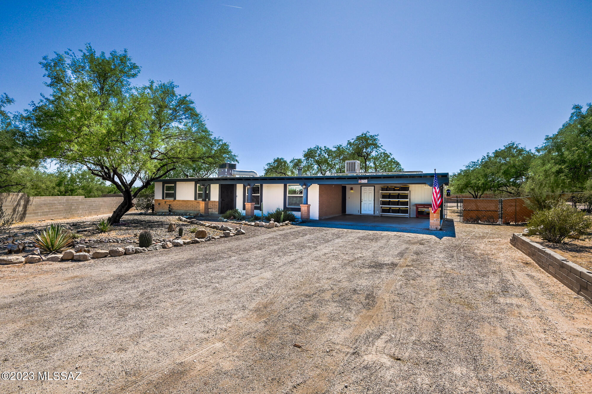 Tres Lomas (1-147) - Residential