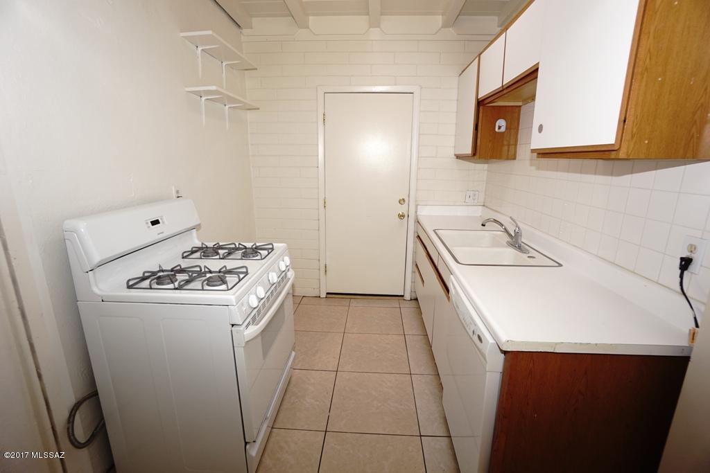 Catalina Poultry Acres NO 2 - Residential Lease