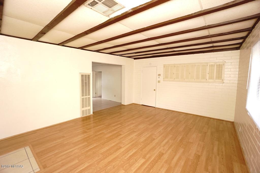 Catalina Poultry Acres NO 2 - Residential Lease