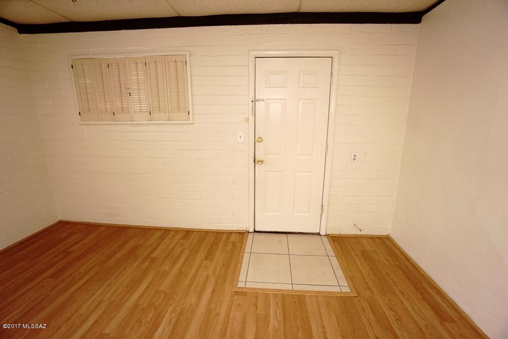 Catalina Poultry Acres NO 2 - Residential Lease