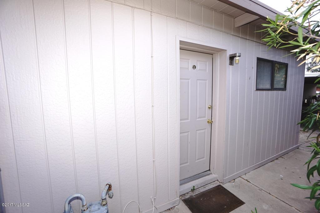Catalina Poultry Acres NO 2 - Residential Lease