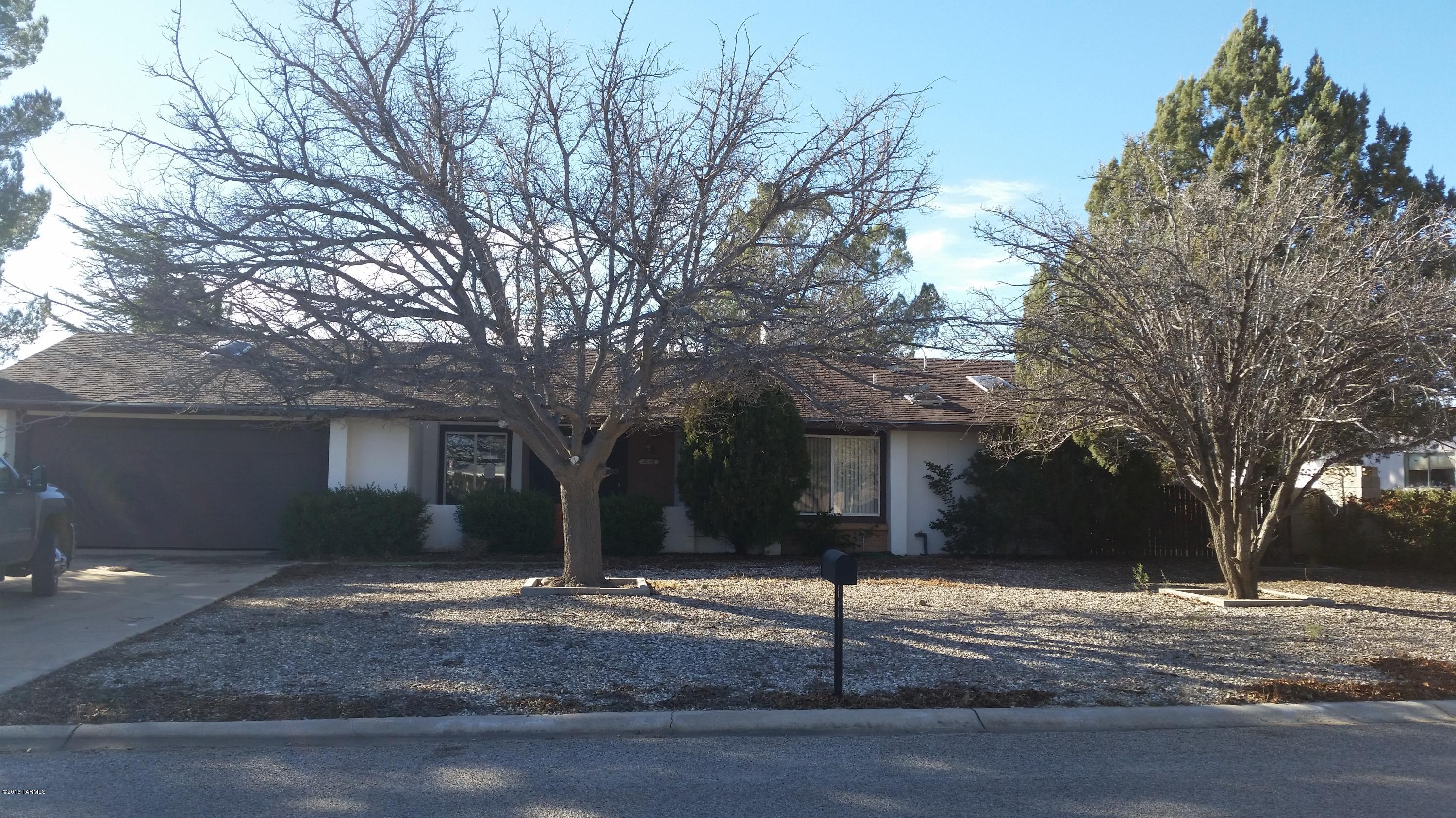 Nice 2 bedroom home in a great neighborhood. Nice yard and back area is fenced.