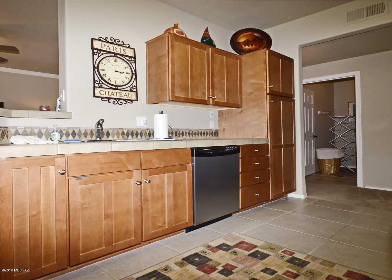 Pinnacle Canyon Condominium - Residential