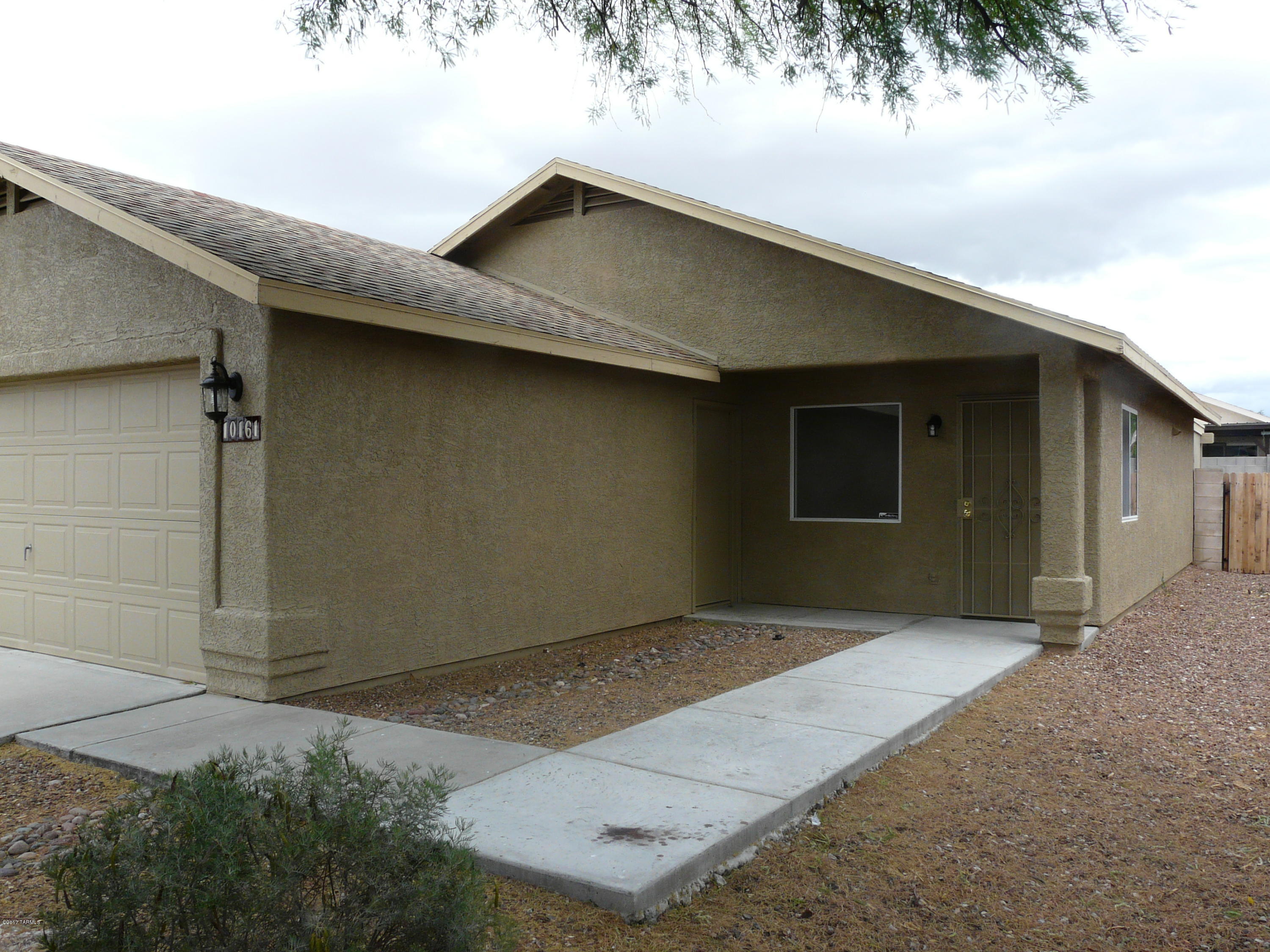 Hacienda Del Oro (1-879) - Residential Lease