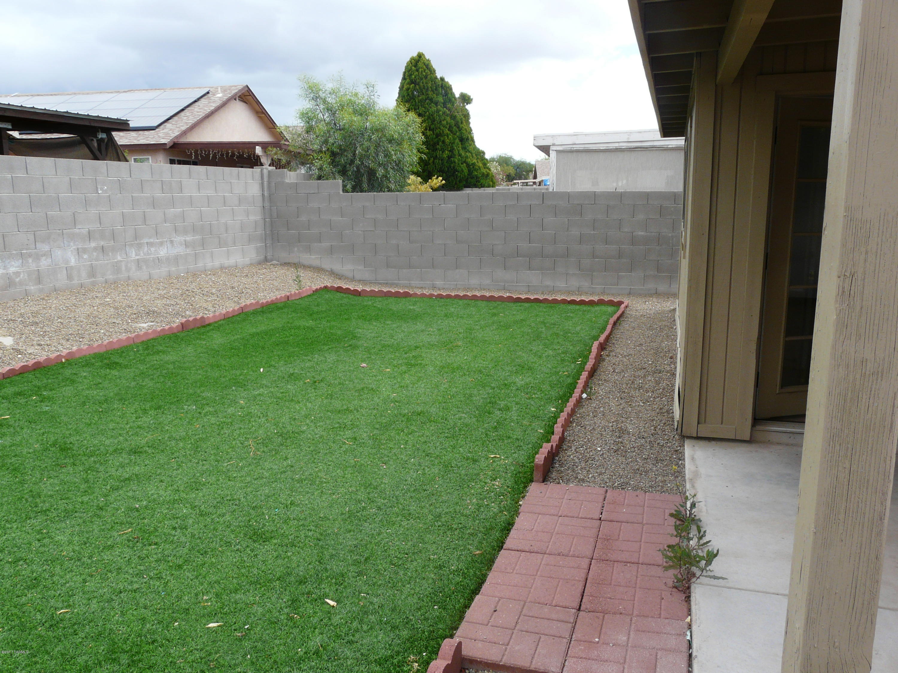 Hacienda Del Oro (1-879) - Residential Lease