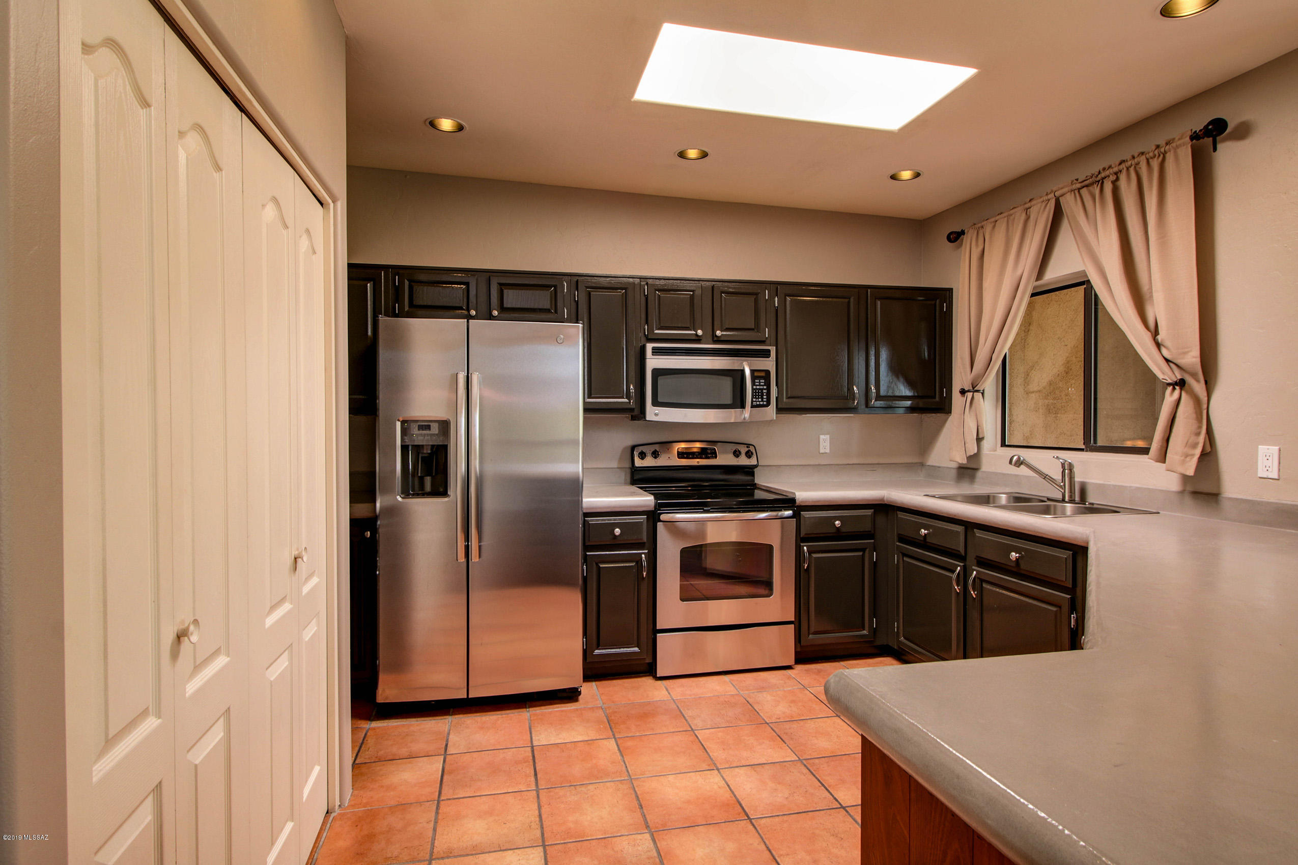 Fairway Terrace Condos. (Units 1-30) - Residential Lease