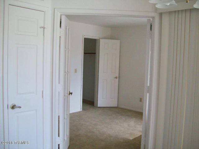 La Vida NO. II - Residential Lease