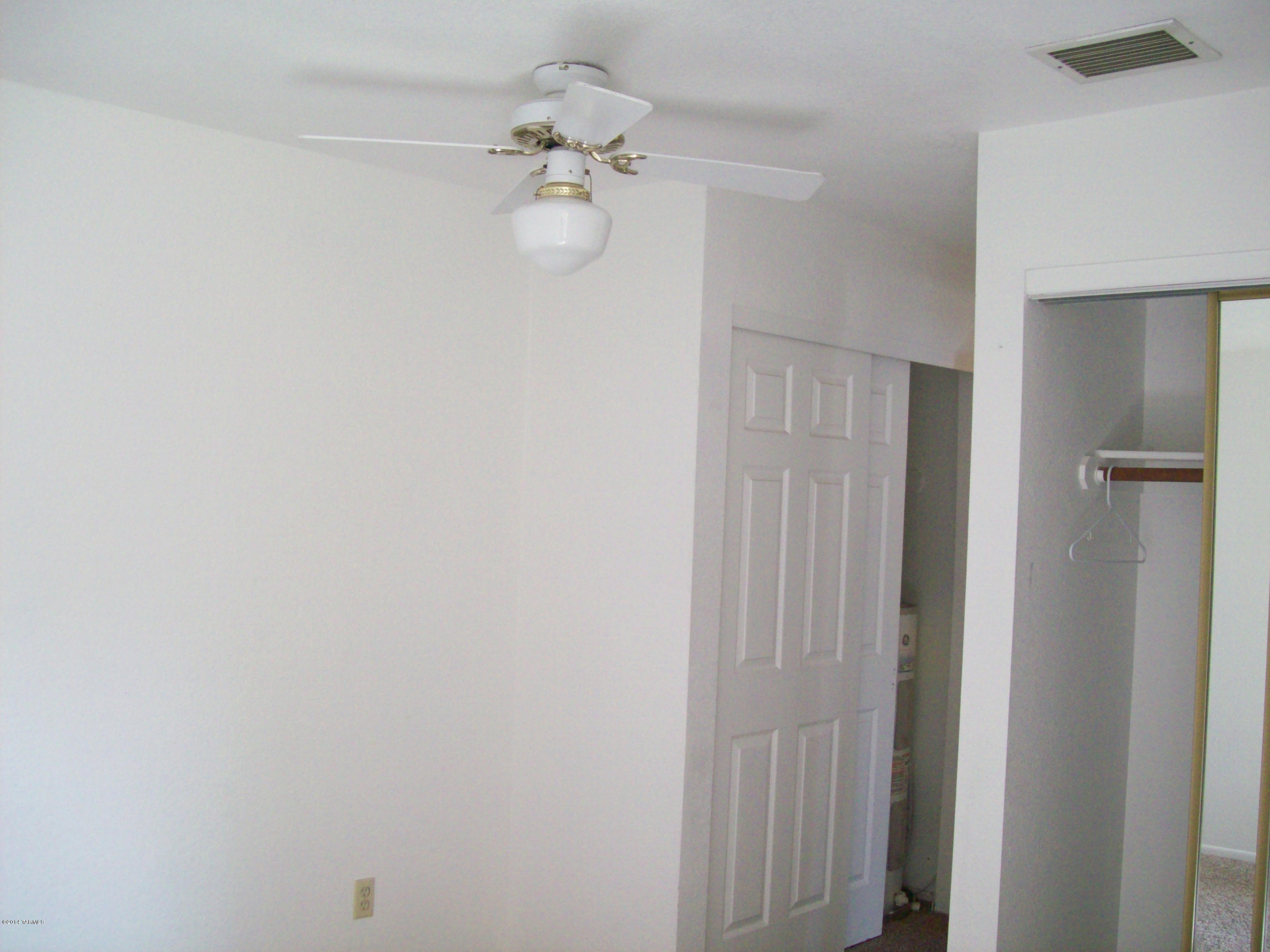 La Vida NO. II - Residential Lease