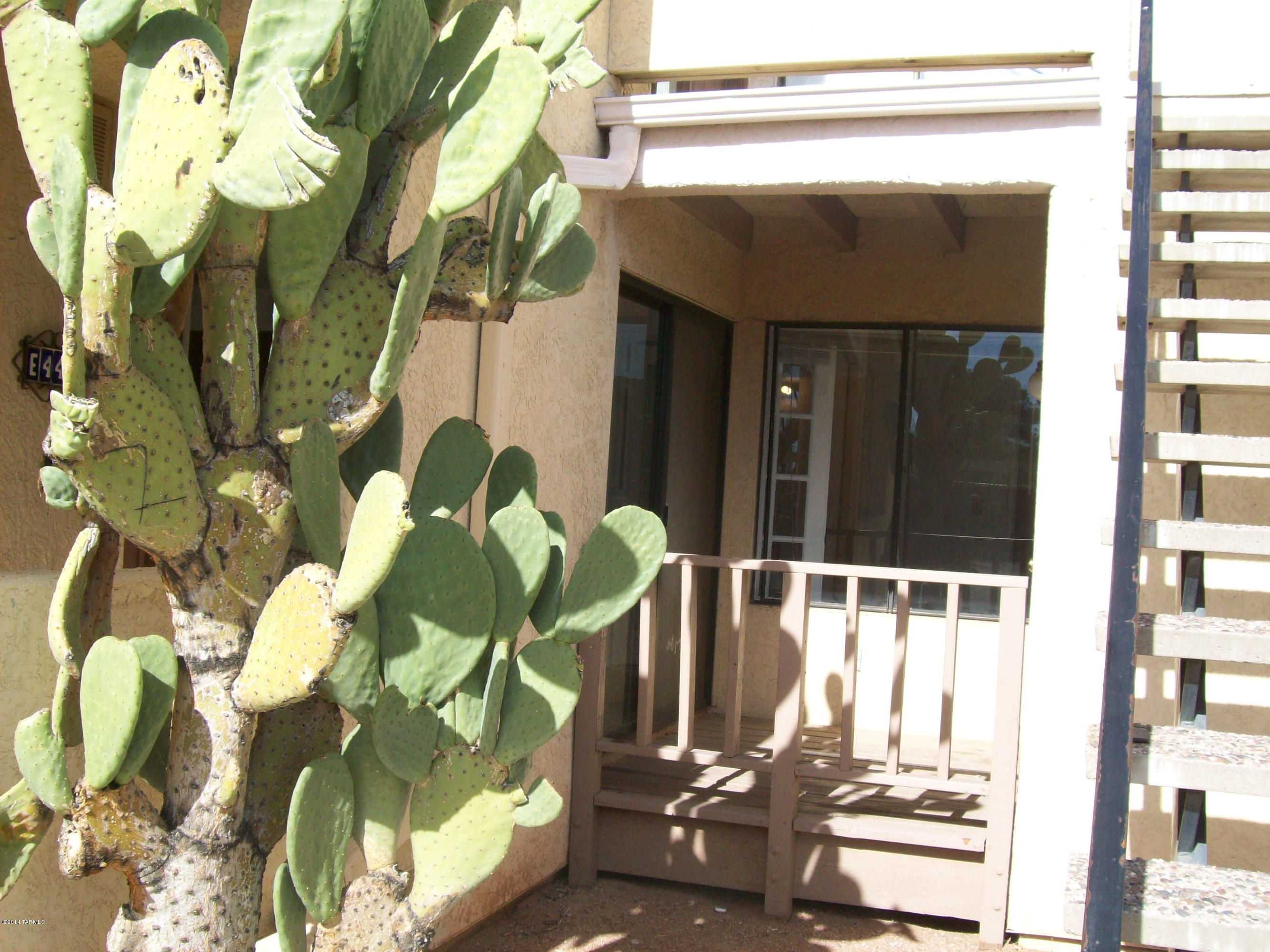 La Vida NO. II - Residential Lease
